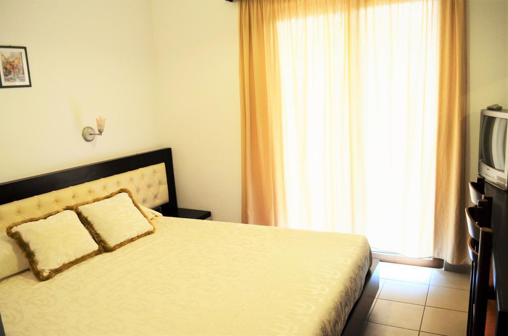 Jb Hotel Sarandë Exterior foto