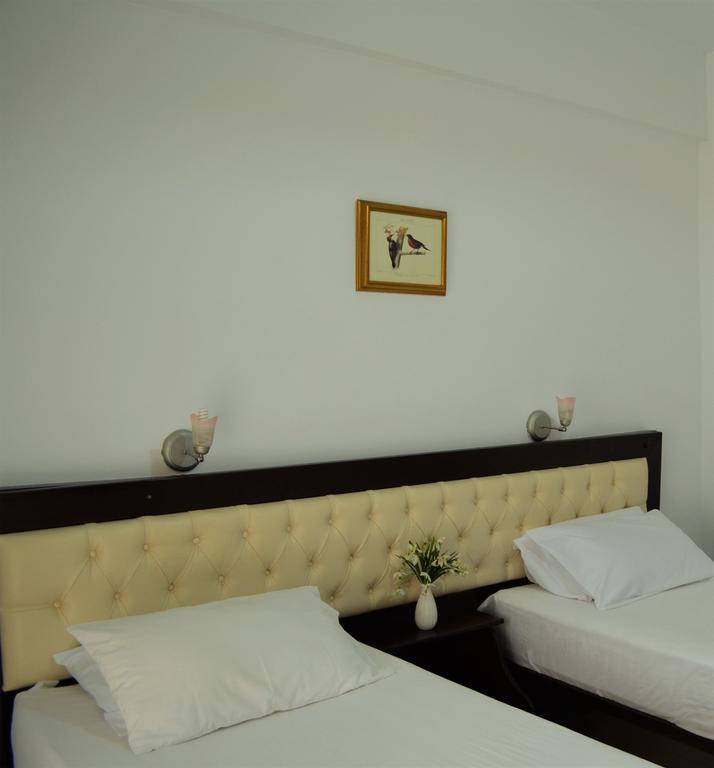 Jb Hotel Sarandë Exterior foto