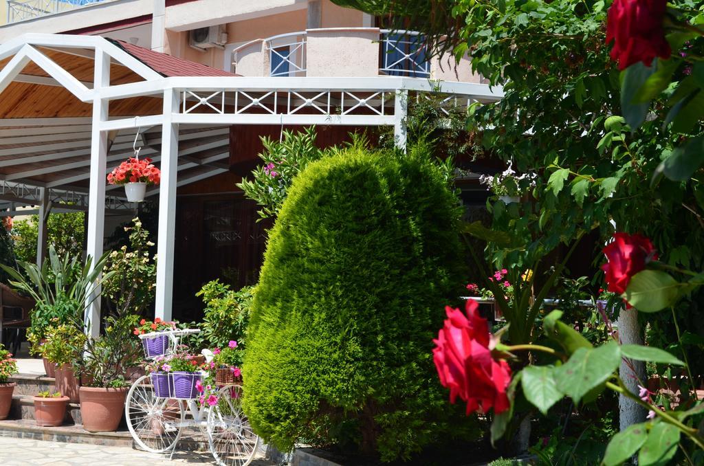 Jb Hotel Sarandë Exterior foto