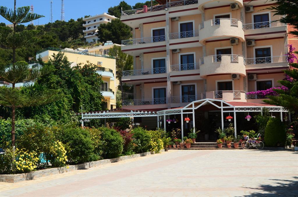 Jb Hotel Sarandë Exterior foto