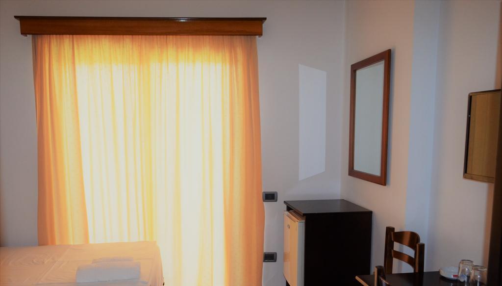 Jb Hotel Sarandë Exterior foto