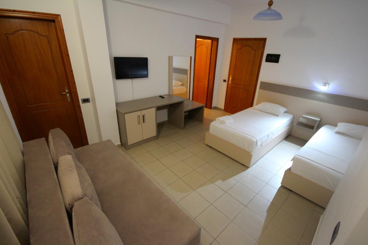 Jb Hotel Sarandë Exterior foto