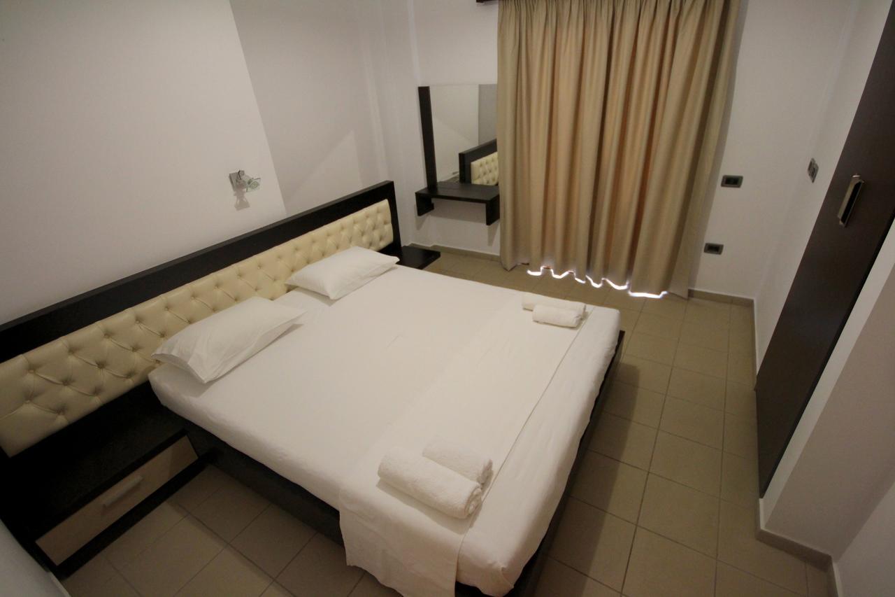 Jb Hotel Sarandë Exterior foto